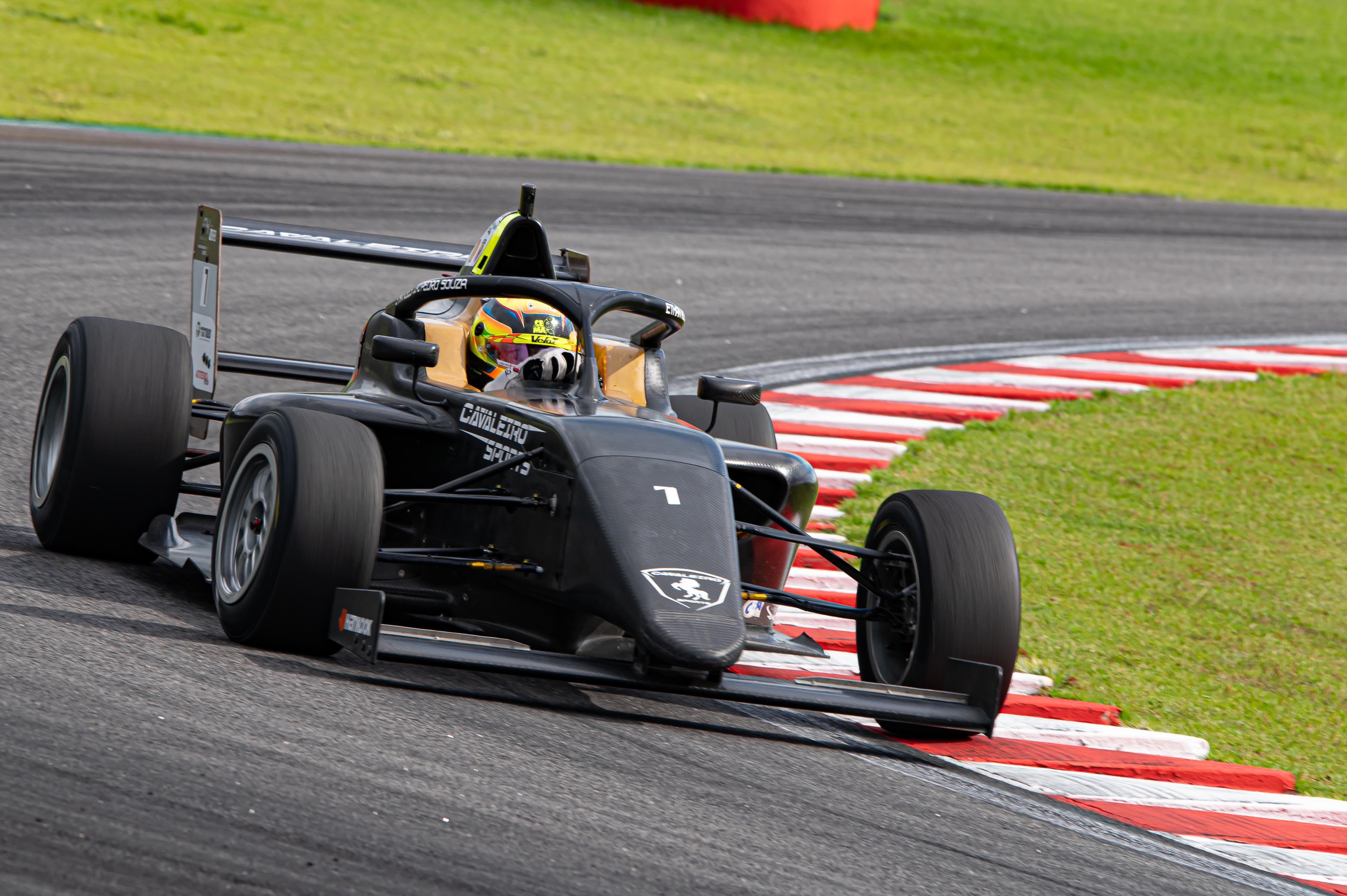 João Pedro Souza é confirmado para a temporada da F4 Brasil pela Cavaleiro Sports